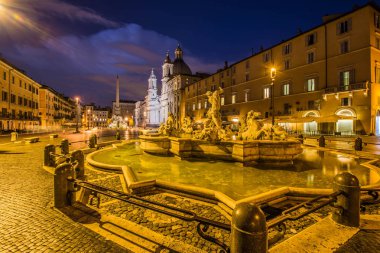 Piazza Navona gece, Roma, İtalya