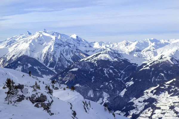 Osztrák Alpokban télen. Zillertal Arena hegyvidéki táj Tirol, Európa teteje — Stock Fotó