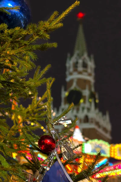 Moscou, Russie - Décembre, 2016 : Marché de Noël sur la Place Rouge dans le centre-ville de Moscou, Place Rouge décorée et illuminée pour Noël à Moscou . — Photo