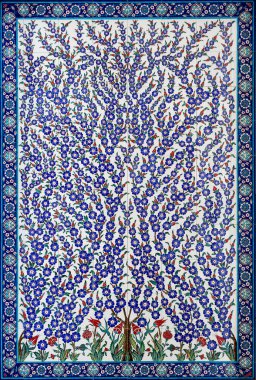 Abu Dhabi, Uae - 11 Mart 2019: Şeyh Zayed Camii içinde sanat rengi mozaiği. Abu Dabi, Birleşik Arap Emirlikleri.