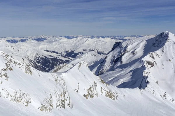 Rakouské Alpy v zimě.Alpská horská krajina v Tyrolsku, Top of Europe — Stock fotografie