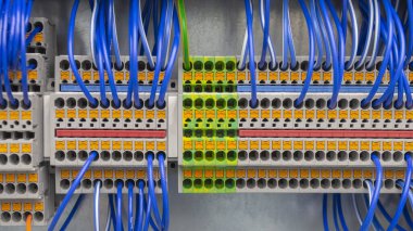 Kontrol Terminali. Kablo ve terminal kutulu kontrol paneli, yer terminali, kişisel dünya terminali