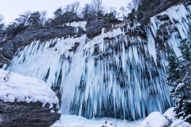 Donmuş şelale Pericnik