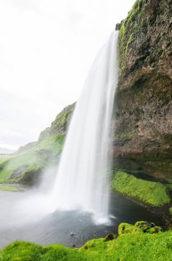 Doğal İzlanda şelale