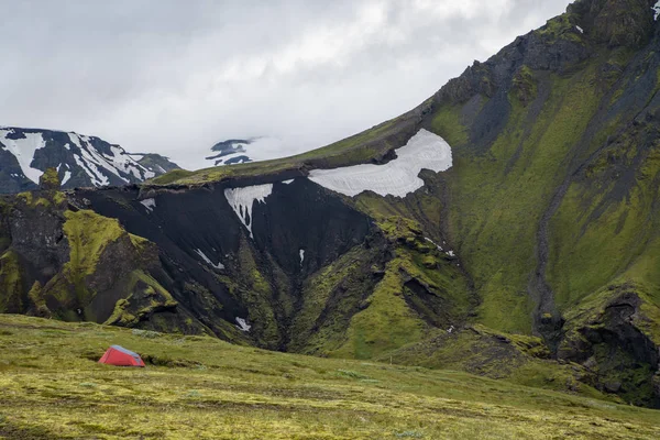 Scénické Fimmvorduhals trek na Islandu — Stock fotografie