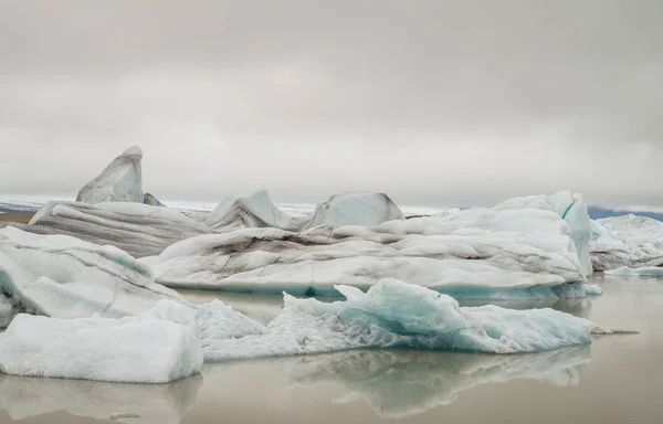 Izland gyönyörű gleccser lagoon — Stock Fotó