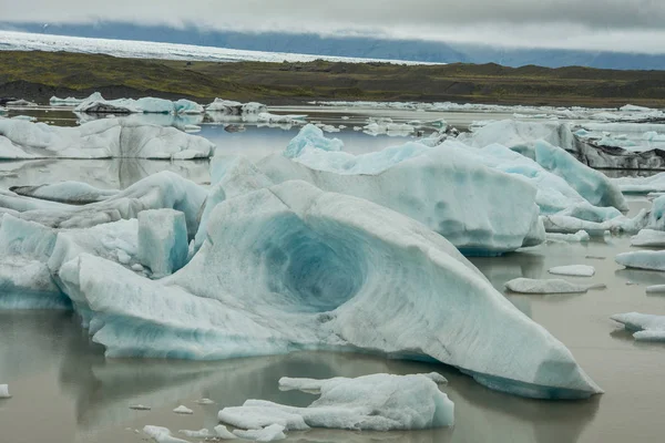 在冰岛的美丽的冰河泻湖 — 图库照片