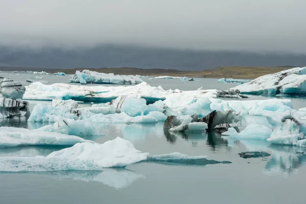 Izland gyönyörű gleccser lagoon — Stock Fotó