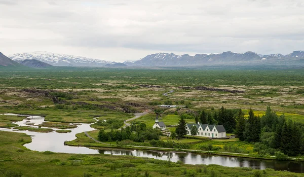 Překrásné zelené krajiny na Islandu — Stock fotografie