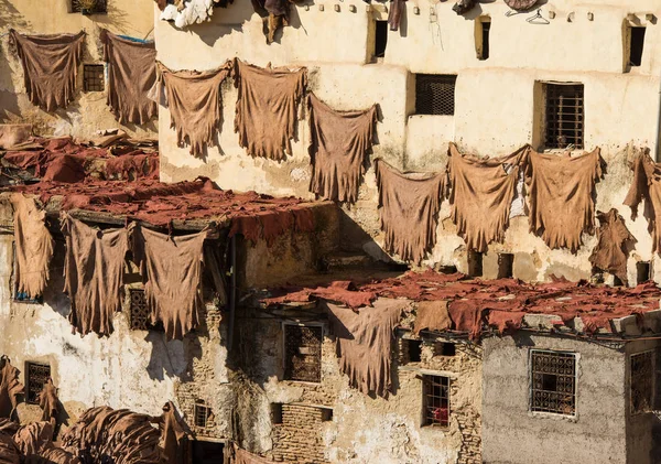 Παραδοσιακό δερμάτινο βυρσοδεψείο στο Μαρόκο — Φωτογραφία Αρχείου