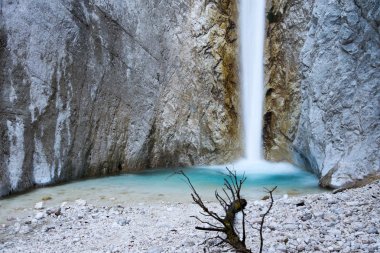 Slovenya Triglav Ulusal parkta doğal Martuljek şelale