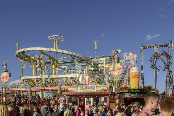 Oktoberfest, Stuttgart adlı rollercoaster — Stok fotoğraf