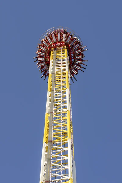 High plummeting tower at Oktoberfest, Stuttgart — Stock Photo, Image