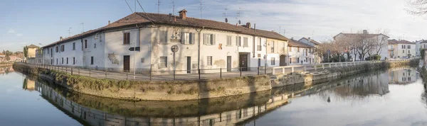 Naviglio Martesana λυγίζει στο Gorgonzola, Ιταλία — Φωτογραφία Αρχείου