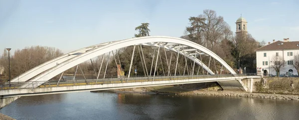 Puente sobre el río, Vaprio sobre Adda, Italia — Foto de Stock