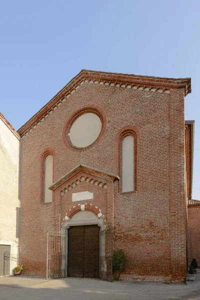 Fachada de la abadía de Monlue, Milán, Italia —  Fotos de Stock