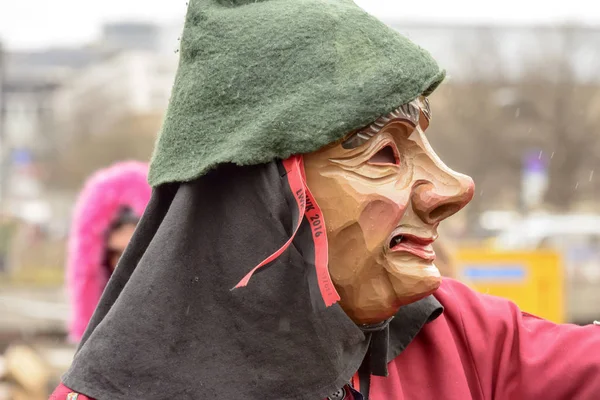 Karnaval geçit, Stuttgart, ahşap sylvan maskesi — Stok fotoğraf