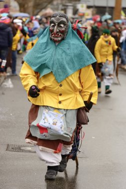korkunç cadı karnaval geçit, Stuttgart, dirgen ile