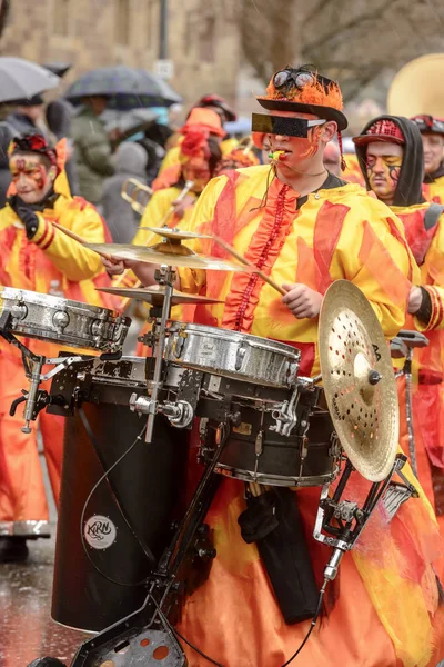 Renkli bando karnaval geçit, Stuttgart, davulcu — Stok fotoğraf