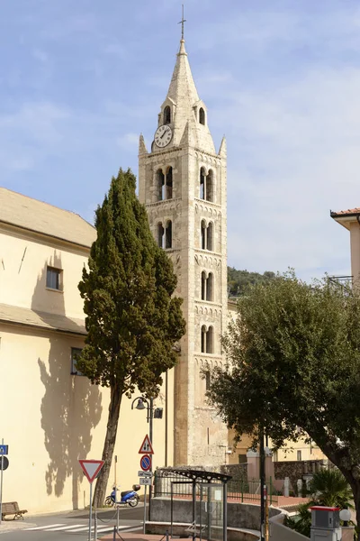 Bell tower Santa Maria Abbey, Finale Ligure, Włochy — Zdjęcie stockowe