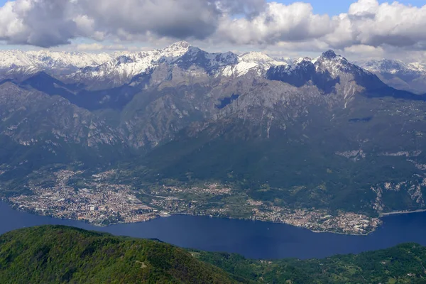Mandello a Grigna na jezeře Como, Itálie — Stock fotografie