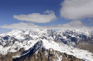 Bahar kar Cevedale dağ silsilesi, İtalya