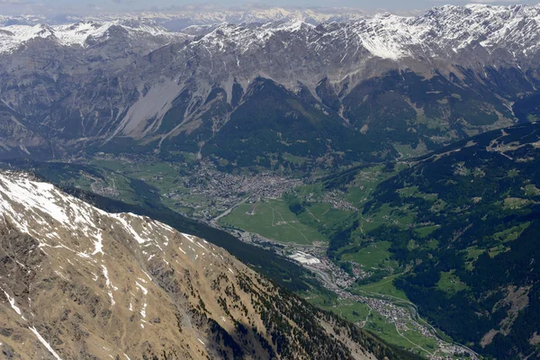 Bormio Vadisi hava, İtalya — Stok fotoğraf