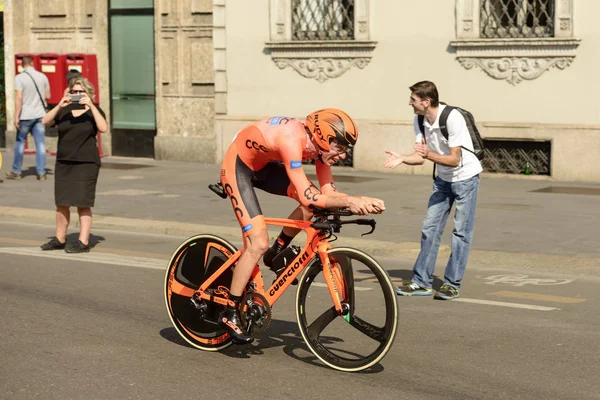 Competitore del Team CCC ad alta velocità al Giro 2017, Milano — Foto Stock