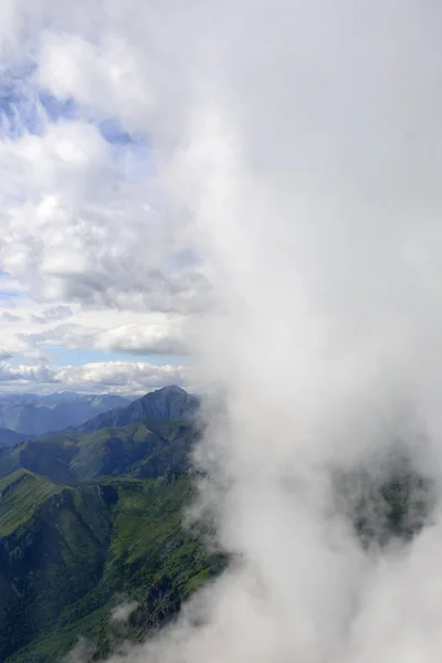 In die wolken, orobie, italien — Stockfoto