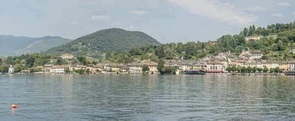 Bir orta san Giulio Köyü Orta Gölü, İtalya — Stok fotoğraf