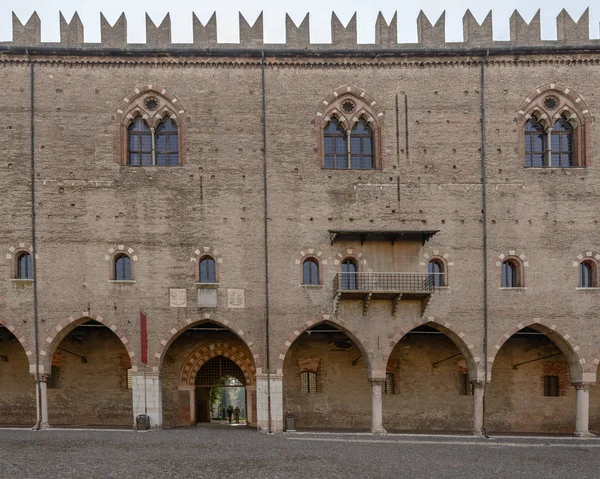 Ducale Palace cephe, Mantua, İtalya — Stok fotoğraf