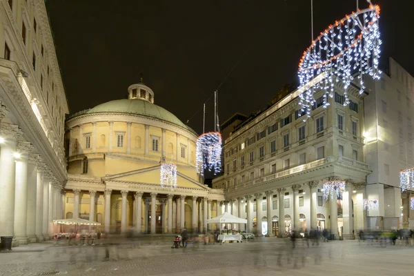 Xmas zaman ışıklar San Carlo Kilisesi, Milan, İtalya — Stok fotoğraf