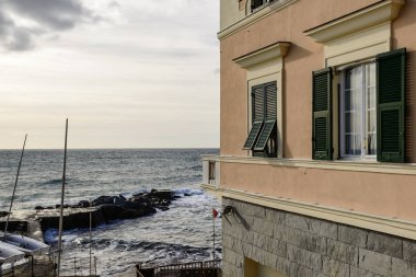 geleneksel windows yakınındaki rhe deniz, Quinto, Genova, İtalya