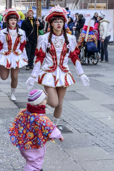 Nice young majorette jumping at Carnival parade, Stuttgart — Stock Photo, Image