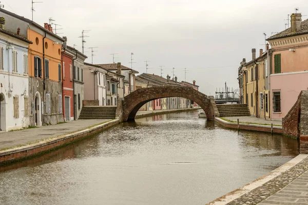 Canal and san Pietro bridge, Comacchio, Italy — Stock Photo, Image