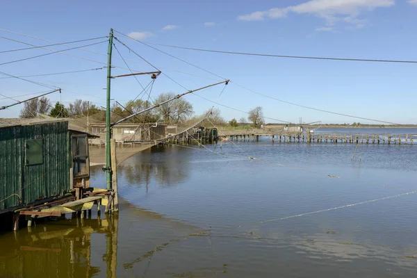 Red Pesca Vieja Cabaña Pesca Zancos Tradicional Laguna Disparado Luz —  Fotos de Stock