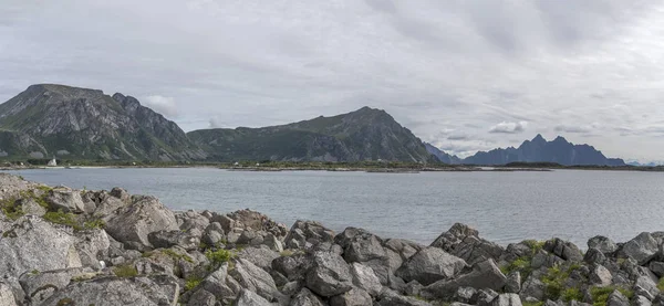 Fiorde paisagem costeira, Valberg, Lofoten, Noruega — Fotografia de Stock