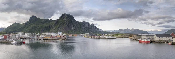 Hafenstadtbild von oben, svolvaer, lofoten, norwegen — Stockfoto