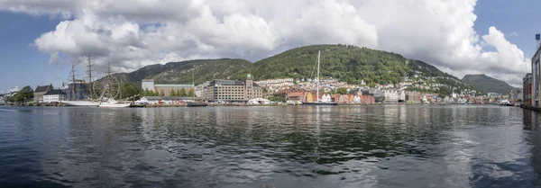Paisaje urbano del puerto viejo, Bergen, Noruega — Foto de Stock