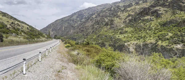 Landschap Met Weg Kawarau River Kloof Hellingen Geschoten Heldere Bewolkte — Stockfoto