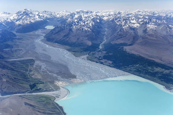 Aérea Planador Rio Tasman Que Entra Lago Pukaki Disparado Luz — Fotografia de Stock