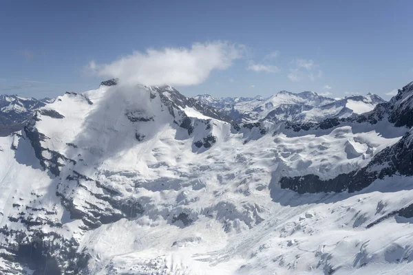 Antenn Från Ett Segelflygplan Snöskred Och Svarta Klippor Vid Avalanche — Stockfoto