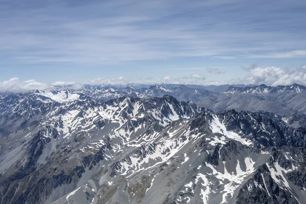 Aerea Aliante Pendii Brulli Neve Primaverile Terreni Rocciosi Scattata Piena — Foto Stock