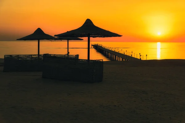 Sonnenuntergang am karibischen Strand — Stockfoto