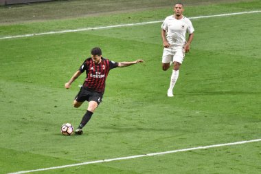 Milan, İtalya-Mayıs 7, 2017: Ac Milan rakip olarak Roma, san siro Stadyumu, Milan, İtalya serie bir futbol maç. Sonuç 1-4.