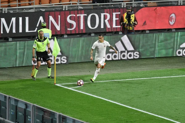 Milán, Itálie-Květen 7, 2017: Italská serie fotbalový zápas Ac Milán vs jako Roma, na stadionu san siro v Miláně. Konečný výsledek 1-4. — Stock fotografie