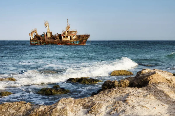 Naufrágio de navios na costa de Kelibia, Tunísia — Fotografia de Stock