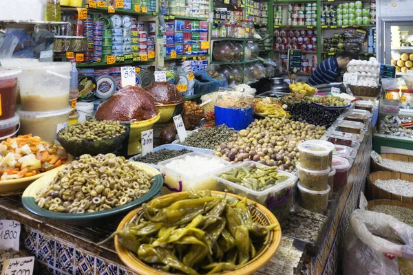 KELIBIA, TUNISIA - 10 AĞUSTOS 2017: Kelibia Merkezi 'nde yerel pazar