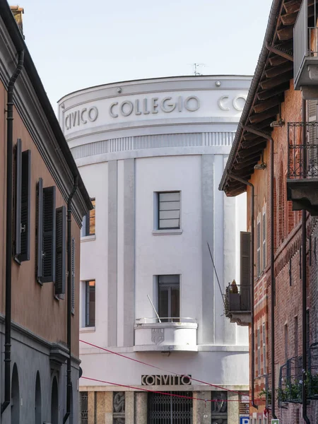 Alba, Piedmont, İtalya 'daki tarihi yatılı okul Civico Collegio Convitto — Stok fotoğraf