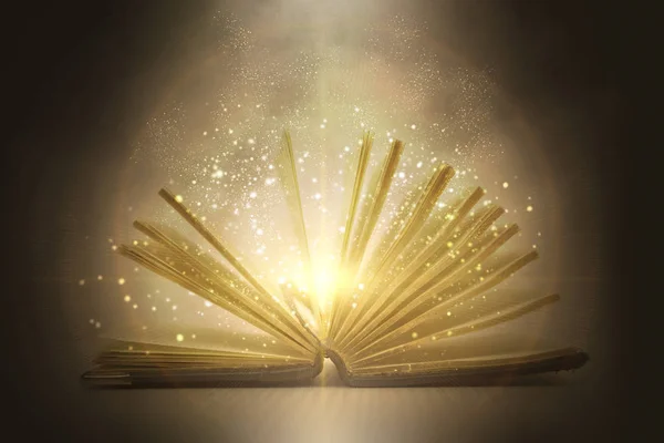 Магия Книги Магия Звездные Частицы Волшебная Пыль — стоковое фото